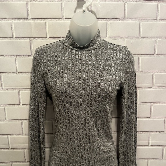 SHEIN women gray sweater /size M - Picture 5 of 6